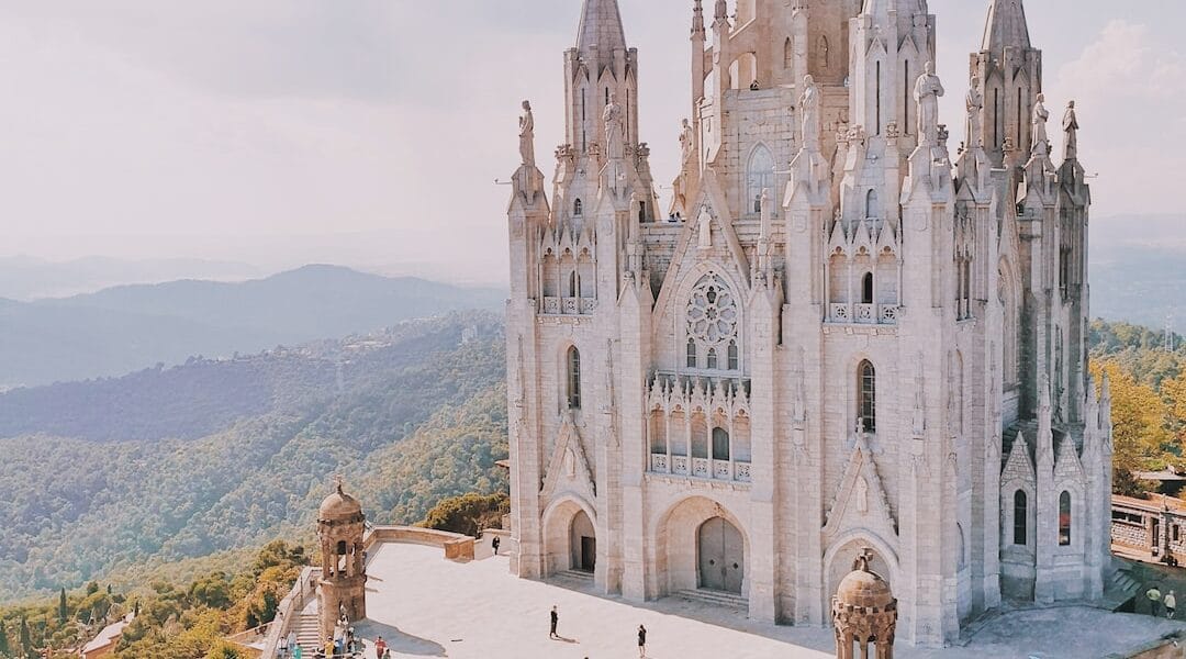 L'Espagne à la croisée des chemins : l'écotourisme comme voie royale pour 2024