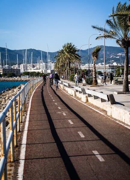 Espagne : Comment le Boom Touristique Bouleverse nos Road Trips et Balades à Vélo ?