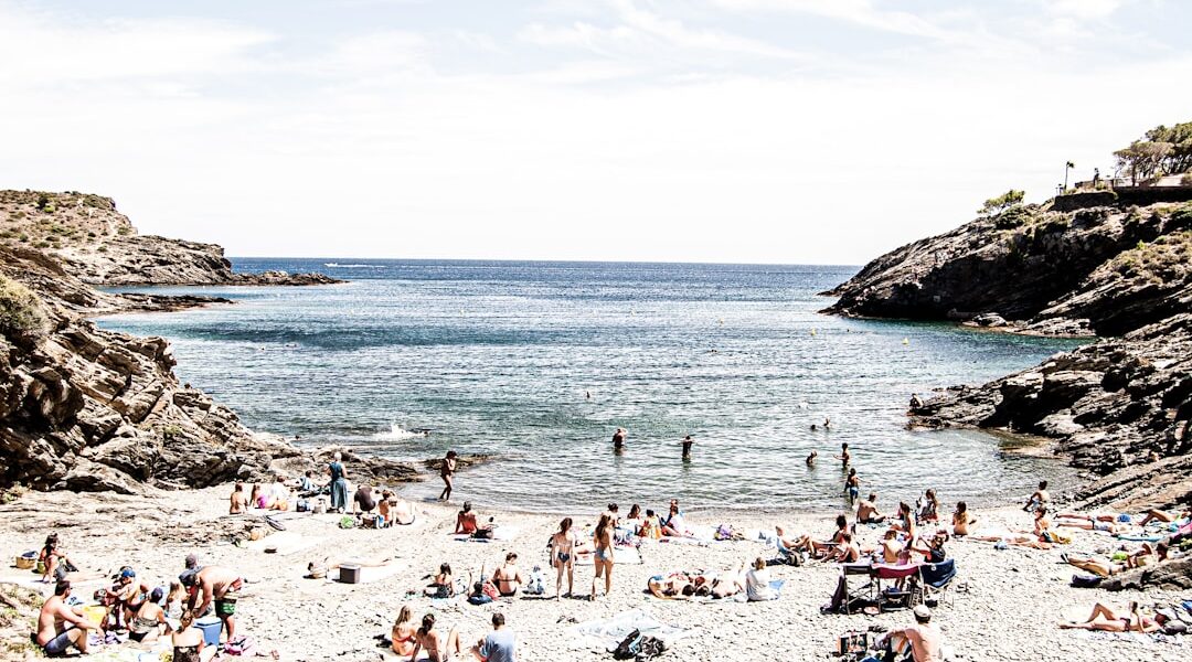 Road trip sur les plages naturistes en Espagne : mes conseils d'itinéraires en toute liberté 🌞🚗